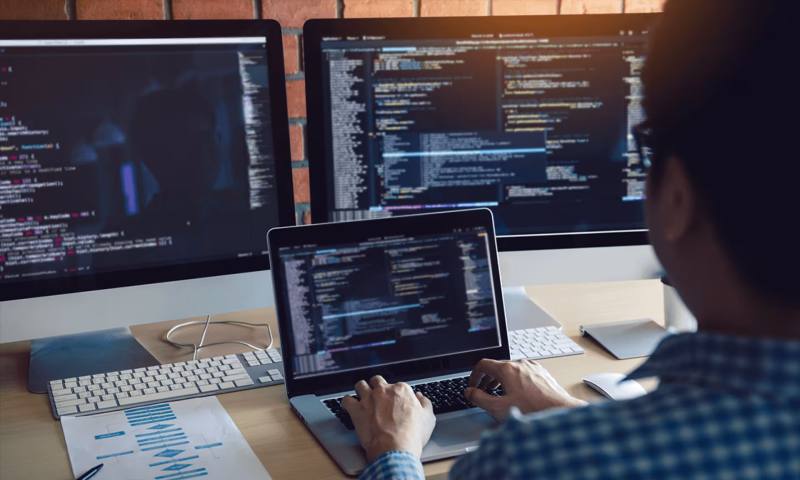 数据科学选型:R与Python如何赋能鄂伦春自治旗网站建设?